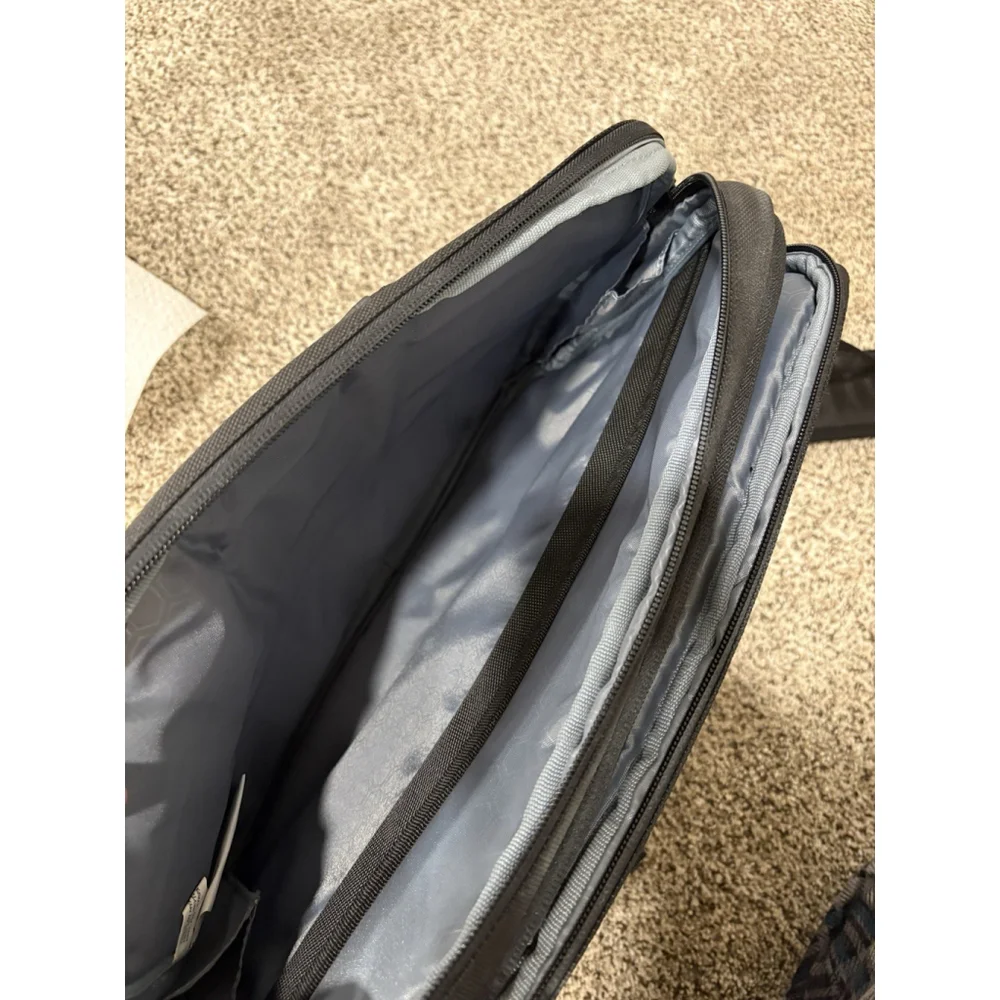Dell 7FK8H Pro Briefcase Bag with Shoulder Strap 15.6